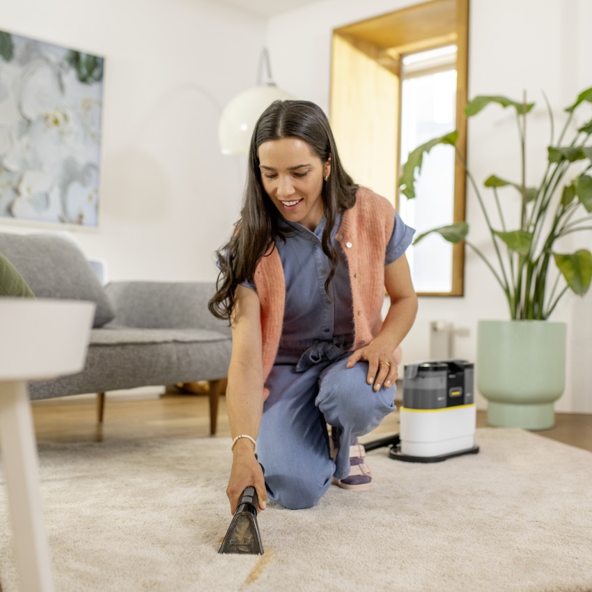 Компактна машина за пране на тапицерии Karcher SE 2 Spot - Image 4