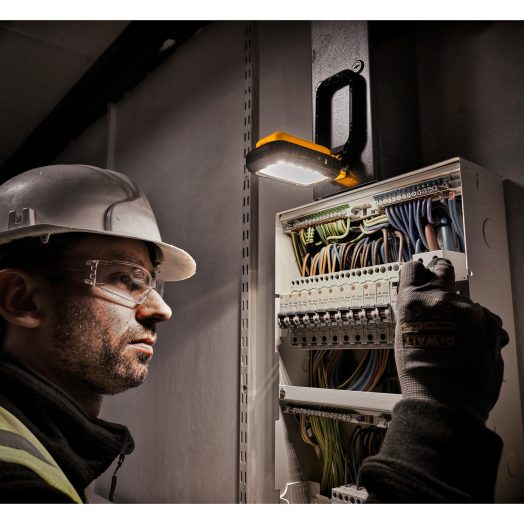 Акумулаторен LED фенер DeWALT DCL182 - Image 6