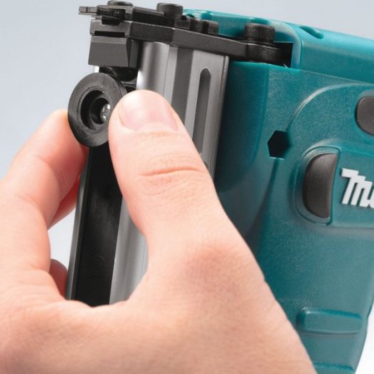 Акумулаторен такер MAKITA DST221Z, 18V - Image 4