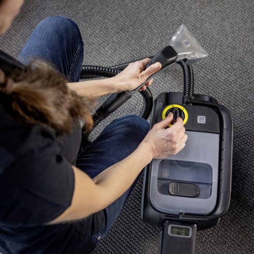 Акумулаторна компактна машина за пране на килими и тапицерии Karcher Puzzi 2/1 Bp - Image 18