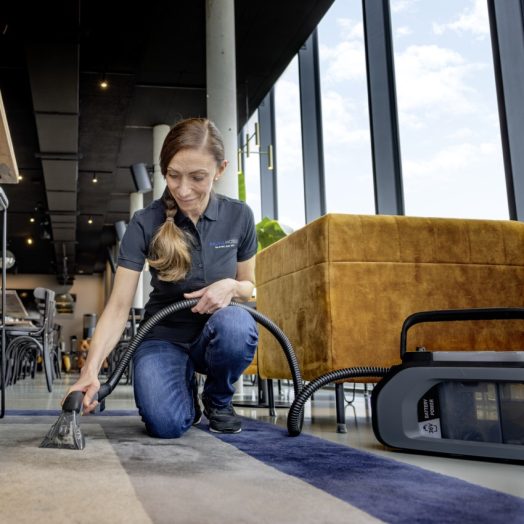 Акумулаторна компактна машина за пране на килими и тапицерии Karcher Puzzi 2/1 Bp - Image 8